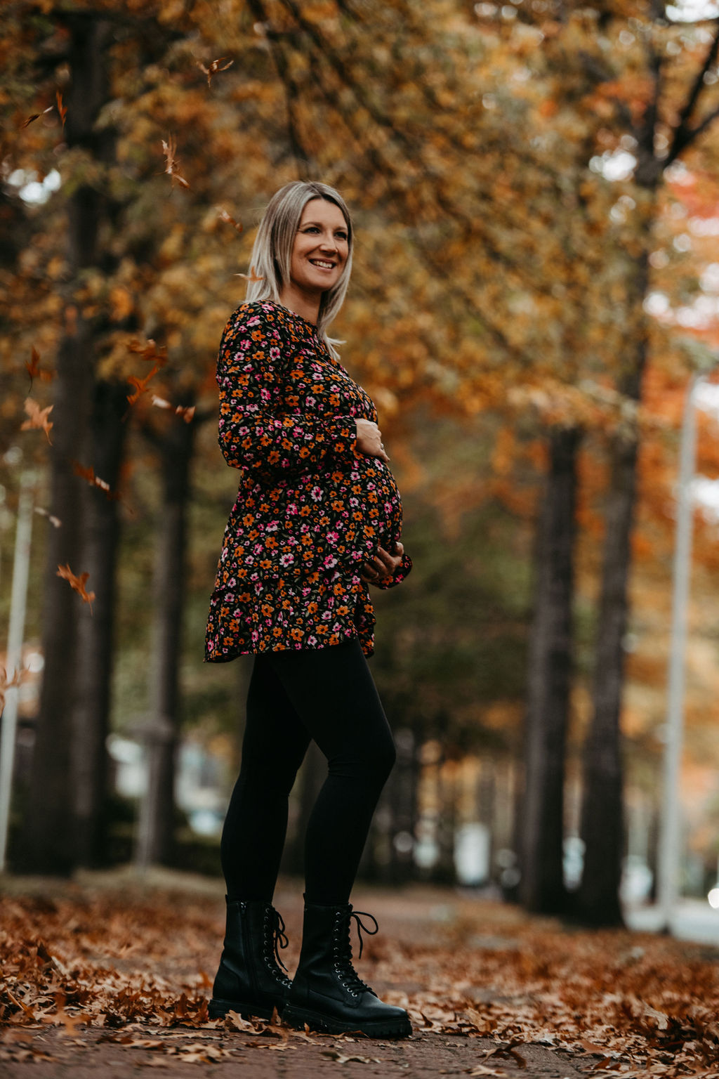 audele-fotografie-babybauch-herbstlich (5)