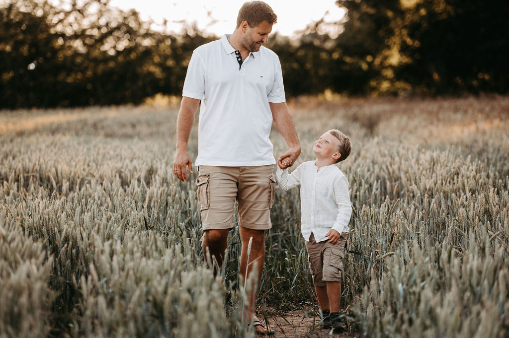 audele-fotografie-babybauch-vorfreude-im-spaetsommer (11)