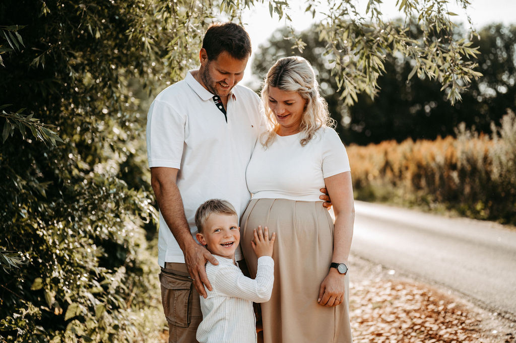 audele-fotografie-babybauch-vorfreude-im-spaetsommer (3)