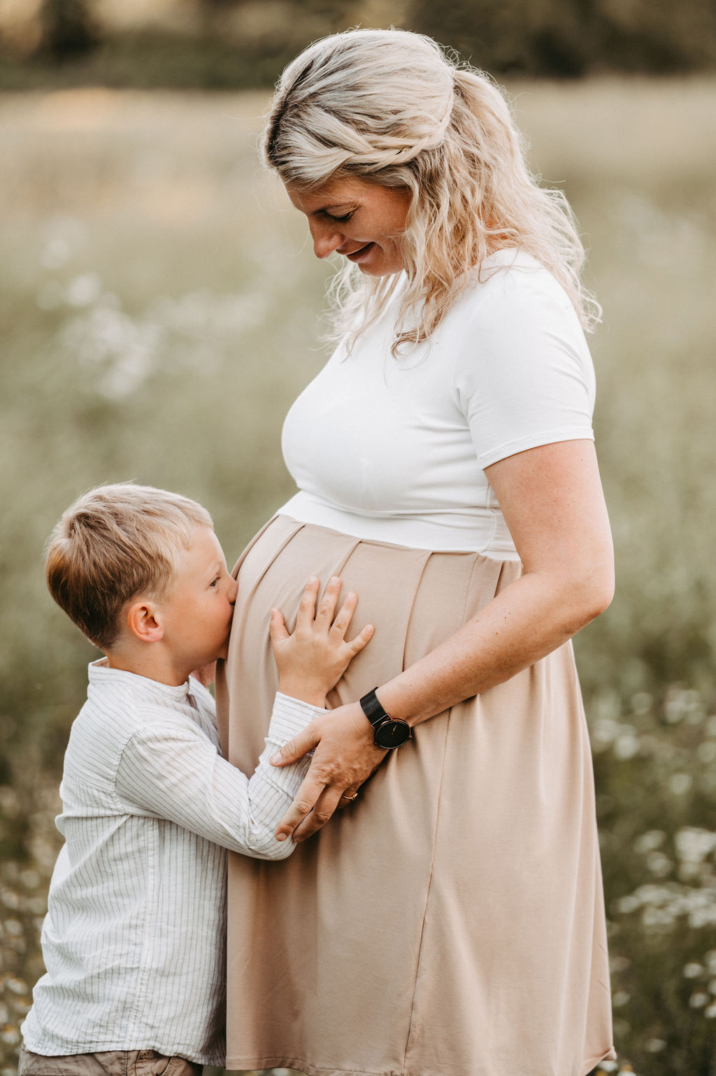 audele-fotografie-babybauch-vorfreude-im-spaetsommer (4)