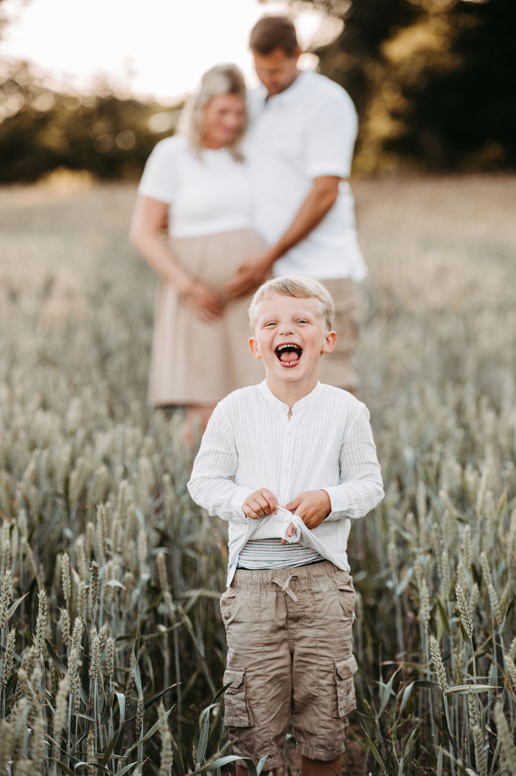 audele-fotografie-babybauch-vorfreude-im-spaetsommer (9)