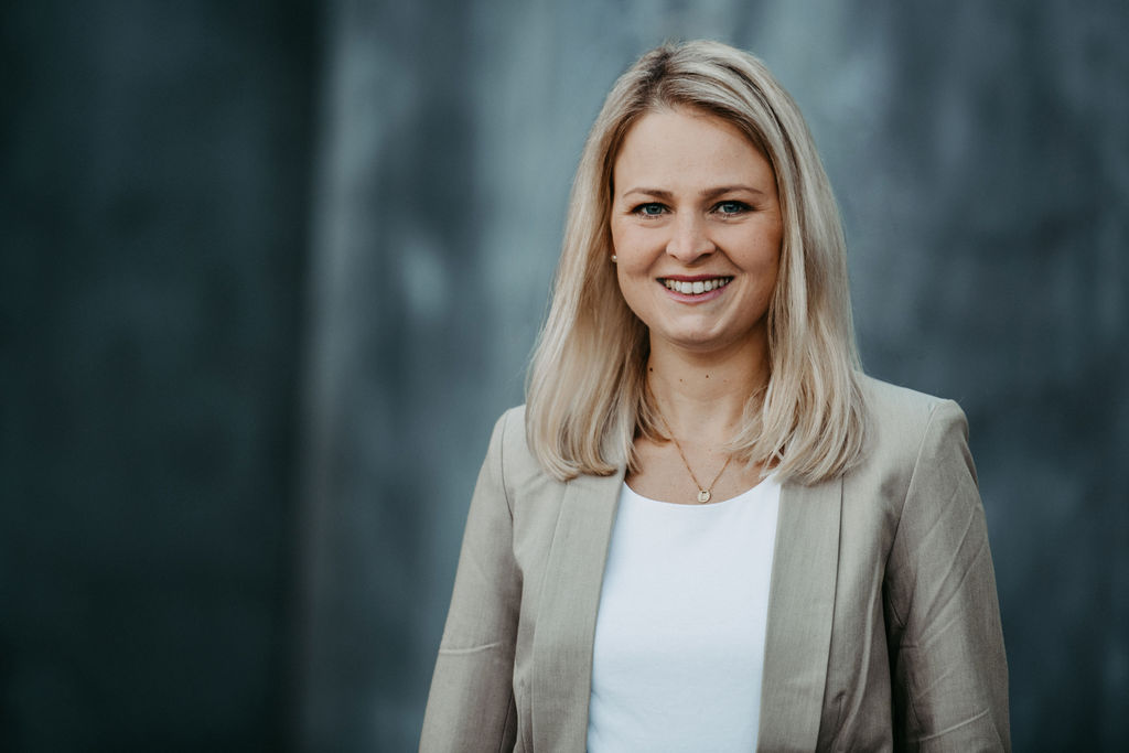 audele-fotografie-business-frau-draussen (4)