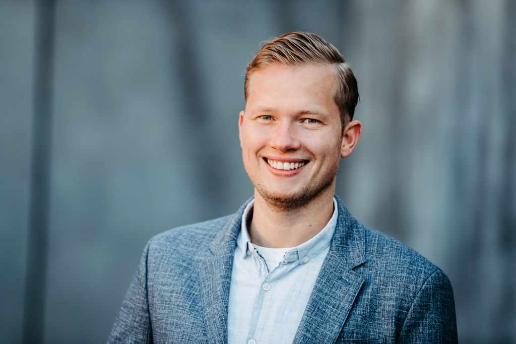 audele-fotografie-business -mann-draussen (3)