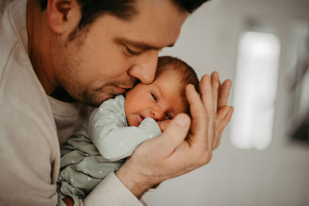 audele-fotografie-neugeborene-kleiner-bruder (11)