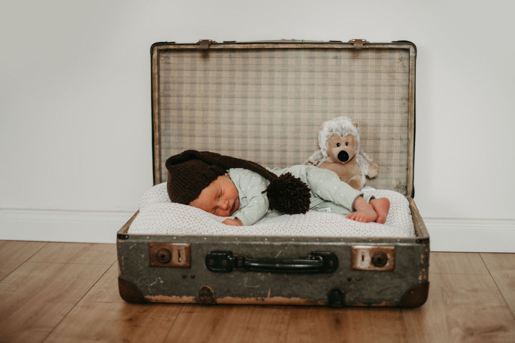 audele-fotografie-neugeborene-kleiner-bruder (12)