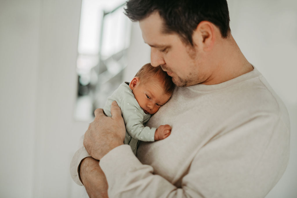 audele-fotografie-neugeborene-kleiner-bruder (7)